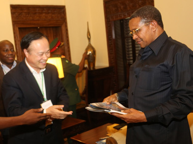 President of Tanzania met with the Chairman of Xinhai Mining Group