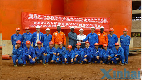 group picture of customers with Xinhai personnels of Xinhai Tanzania 1200tpd gold mining plant